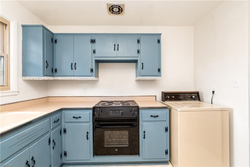 Photo 19 of 29 residential for sale in Chesapeake virginia