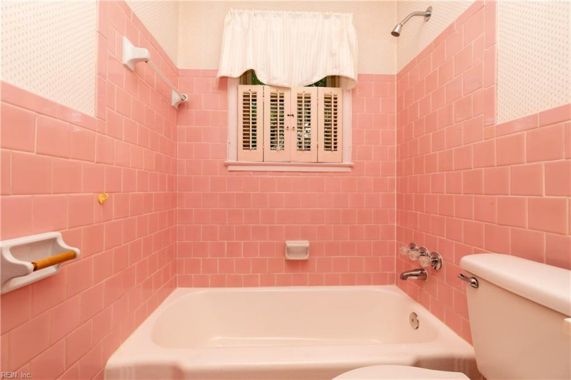 Photo 21 of 29 residential for sale in Chesapeake virginia