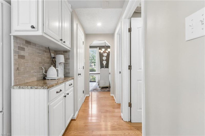 Photo 14 of 44 residential for sale in Chesapeake virginia
