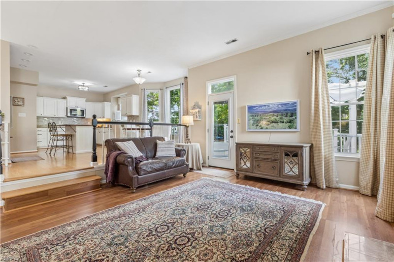 Photo 18 of 44 residential for sale in Chesapeake virginia