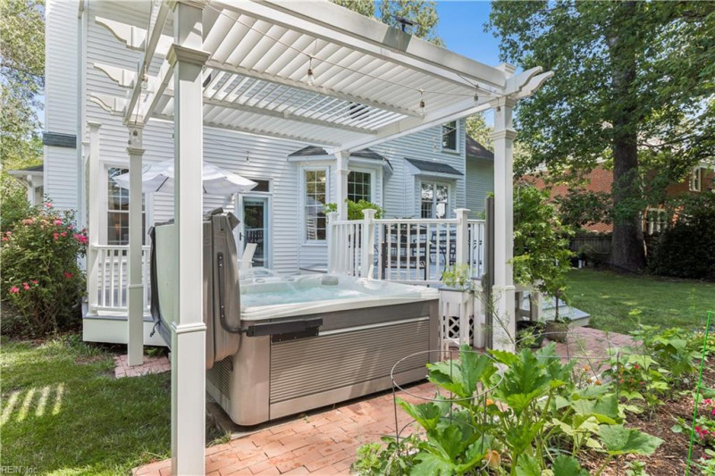 Photo 32 of 44 residential for sale in Chesapeake virginia