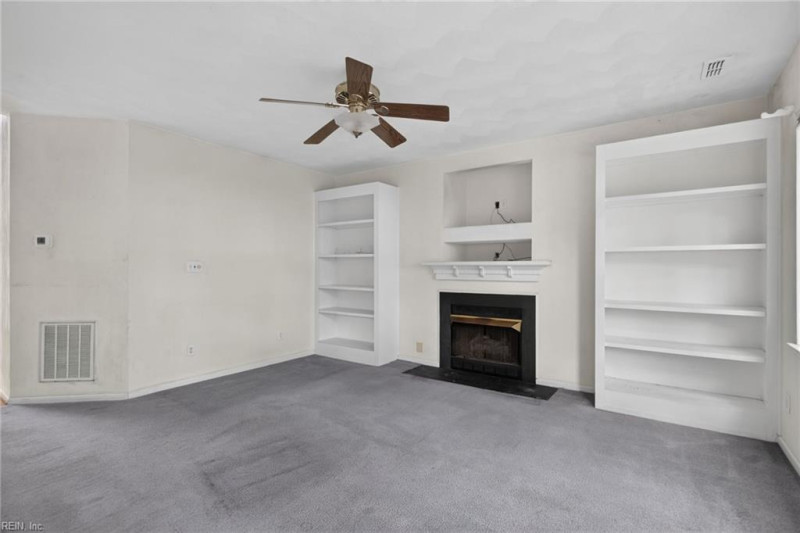 Photo 12 of 34 residential for sale in Virginia Beach virginia