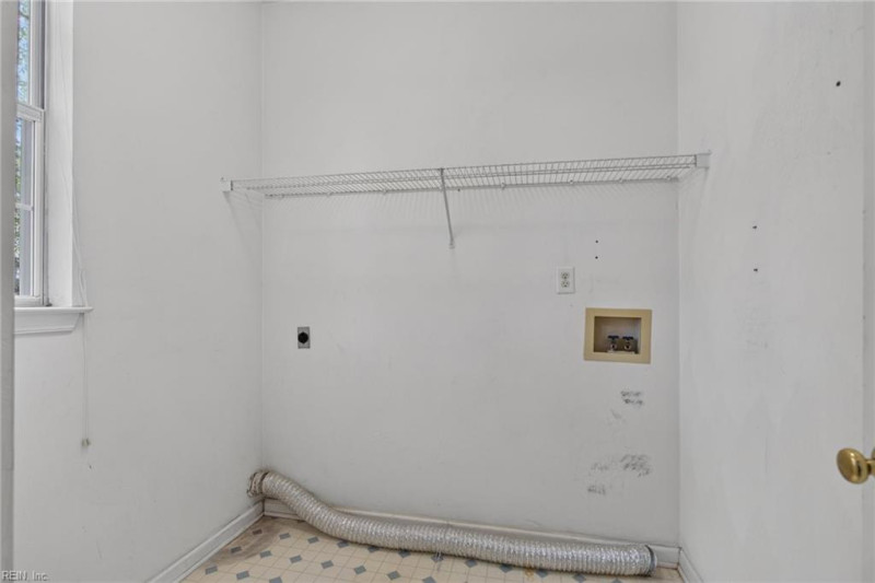 Photo 18 of 34 residential for sale in Virginia Beach virginia