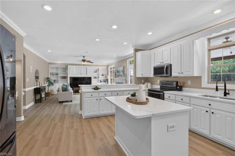 Photo 20 of 50 residential for sale in Chesapeake virginia