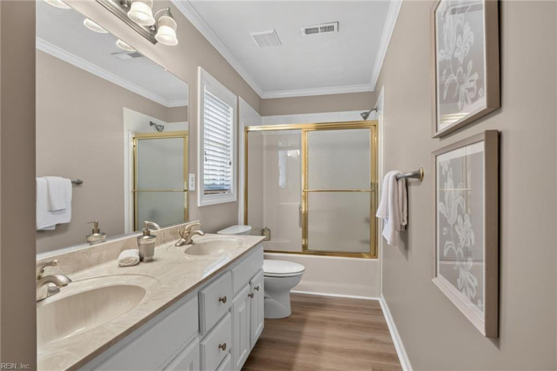 Photo 36 of 50 residential for sale in Chesapeake virginia