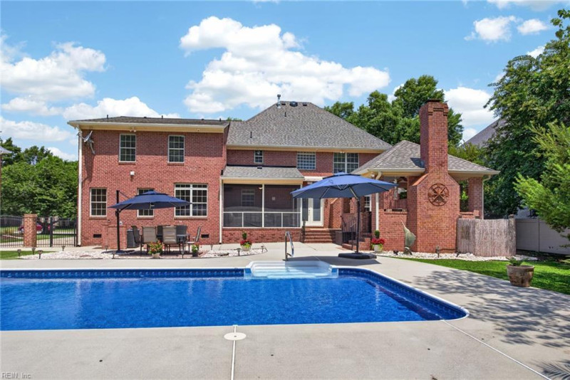 Photo 5 of 50 residential for sale in Chesapeake virginia