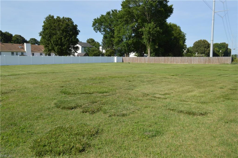 Photo 19 of 43 residential for sale in Chesapeake virginia