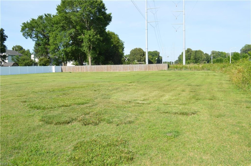 Photo 20 of 43 residential for sale in Chesapeake virginia