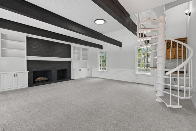 Photo 10 of 46 residential for sale in Virginia Beach virginia