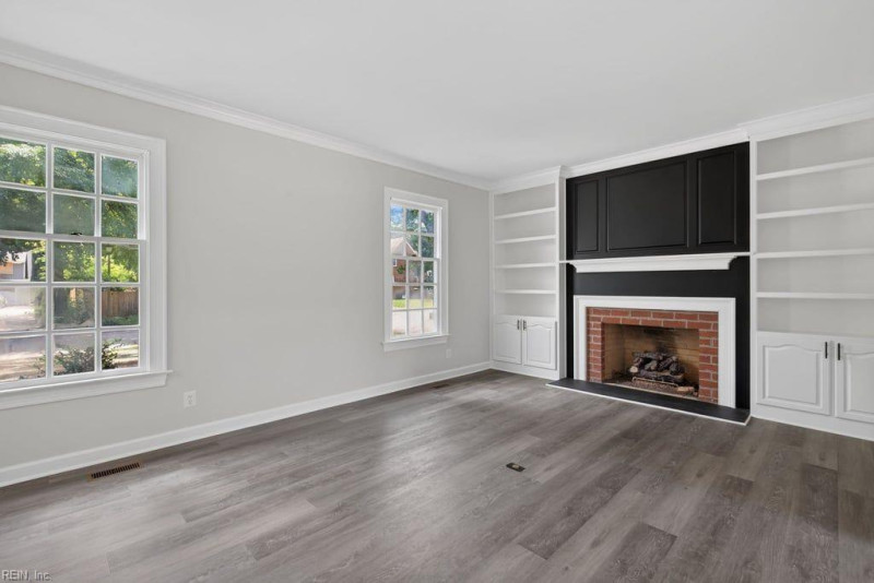 Photo 15 of 46 residential for sale in Virginia Beach virginia