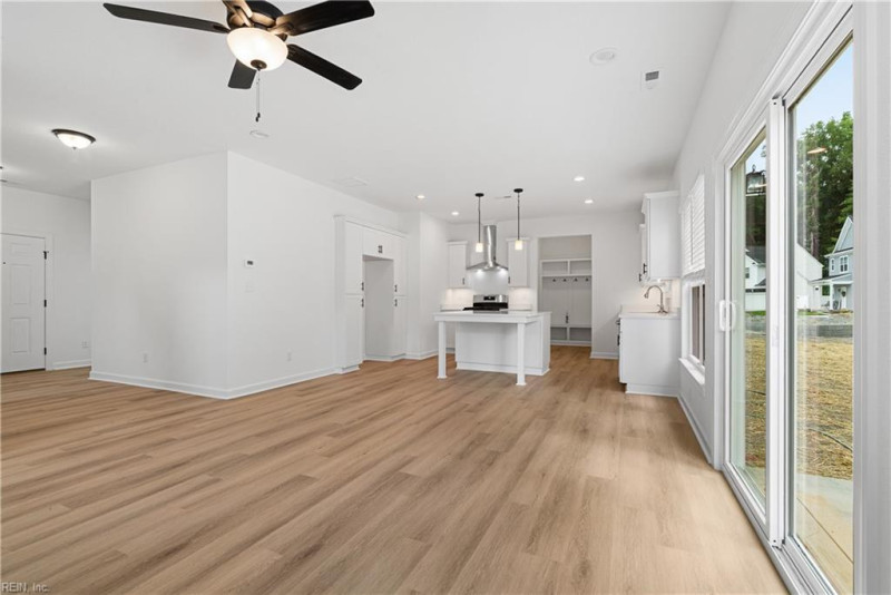 Photo 7 of 27 residential for sale in Hampton virginia