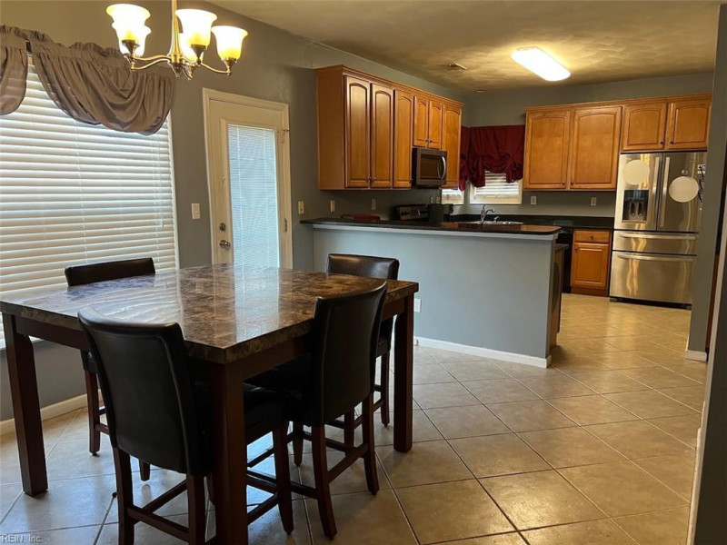 Photo 4 of 16 residential for sale in Virginia Beach virginia