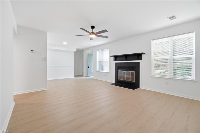 Photo 4 of 24 residential for sale in Newport News virginia
