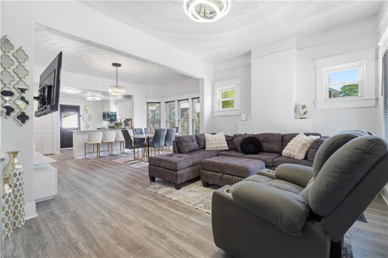 Photo 10 of 33 residential for sale in Norfolk virginia