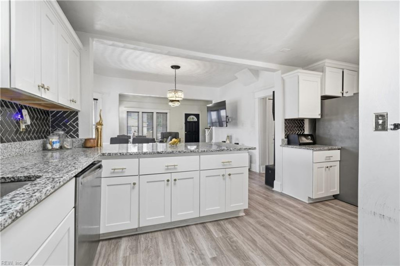 Photo 15 of 33 residential for sale in Norfolk virginia