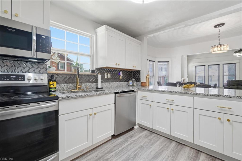 Photo 16 of 33 residential for sale in Norfolk virginia