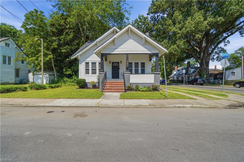 Photo 2 of 33 residential for sale in Norfolk virginia