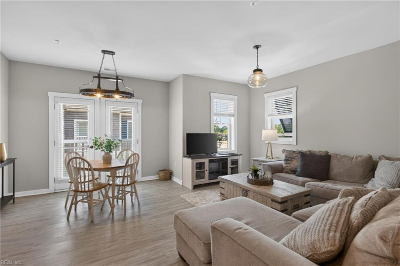 Photo 4 of 27 residential for sale in Norfolk virginia