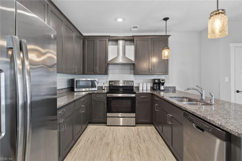 Photo 9 of 27 residential for sale in Norfolk virginia