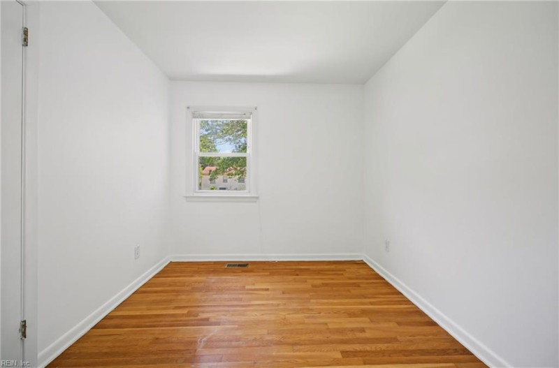 Photo 13 of 50 residential for sale in Newport News virginia