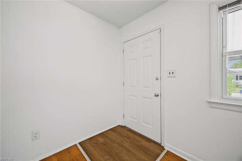 Photo 6 of 50 residential for sale in Newport News virginia