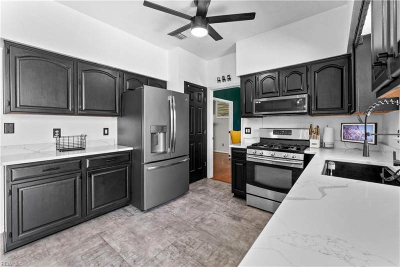 Photo 13 of 39 residential for sale in Chesapeake virginia Photo 13 of 39 residential for sale in Chesapeake virginia