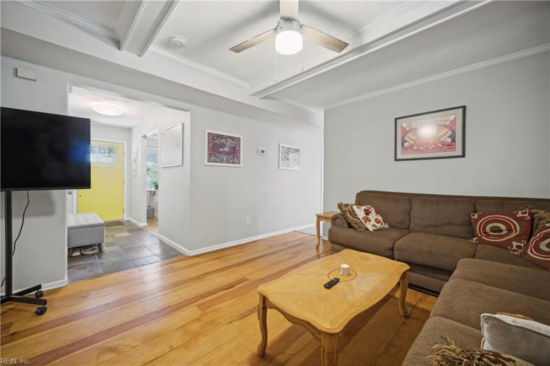 Photo 12 of 35 residential for sale in Virginia Beach virginia