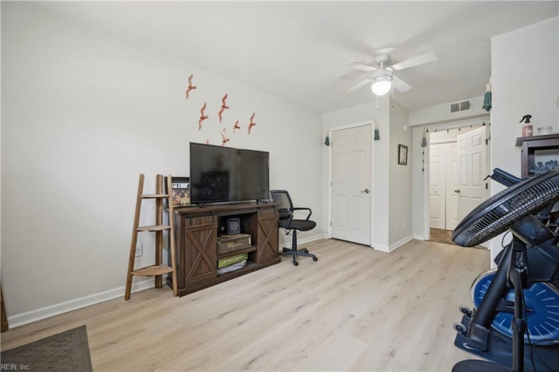 Photo 15 of 35 residential for sale in Virginia Beach virginia