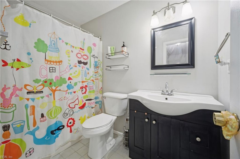 Photo 17 of 35 residential for sale in Virginia Beach virginia