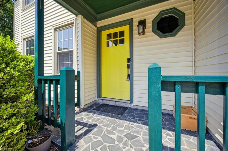 Photo 2 of 35 residential for sale in Virginia Beach virginia