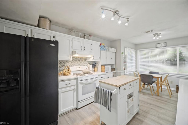 Photo 7 of 35 residential for sale in Virginia Beach virginia