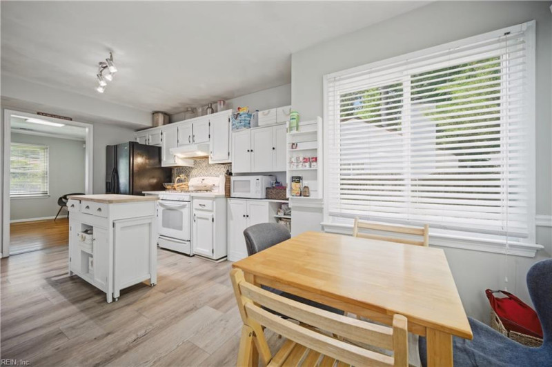 Photo 9 of 35 residential for sale in Virginia Beach virginia