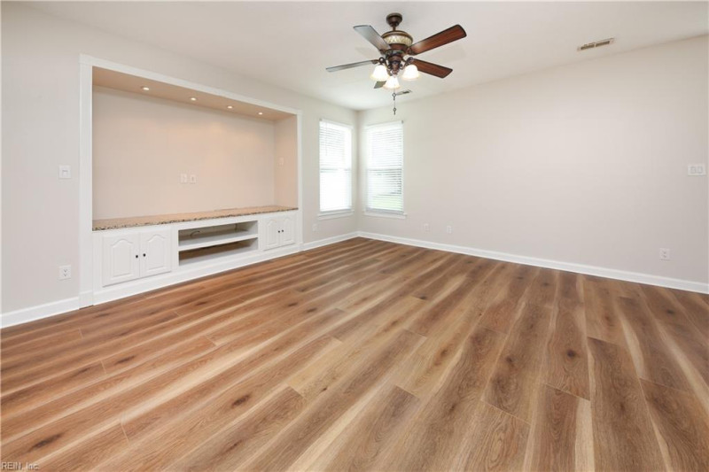 Photo 10 of 47 residential for sale in Chesapeake virginia