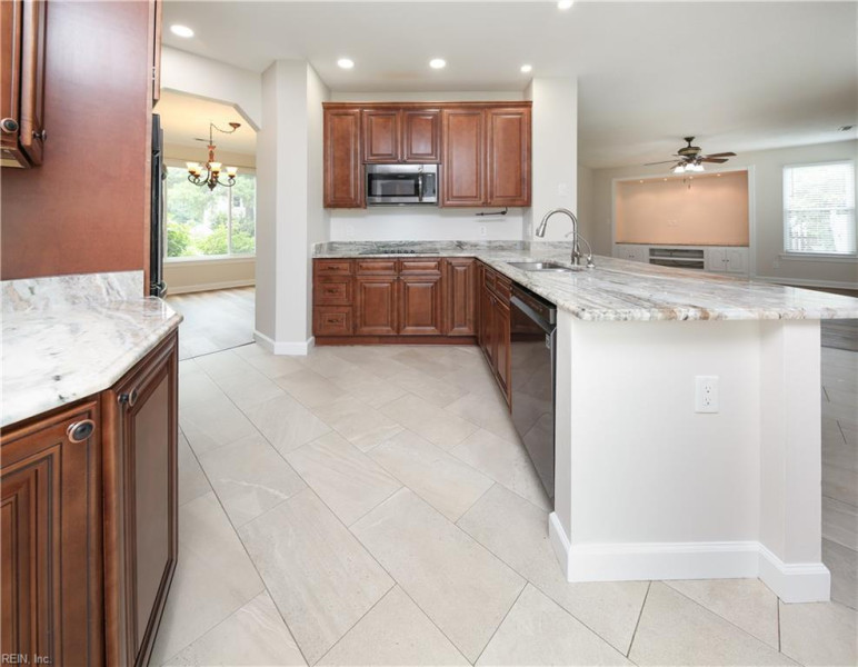 Photo 15 of 47 residential for sale in Chesapeake virginia
