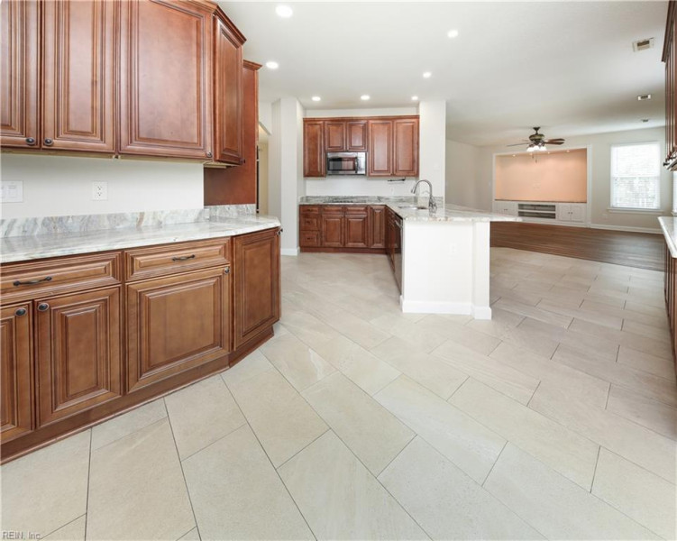 Photo 17 of 47 residential for sale in Chesapeake virginia