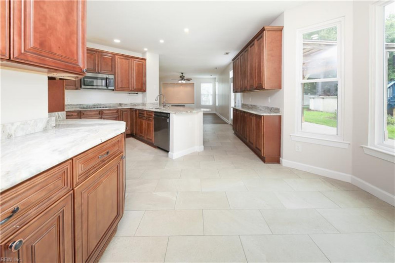Photo 18 of 47 residential for sale in Chesapeake virginia