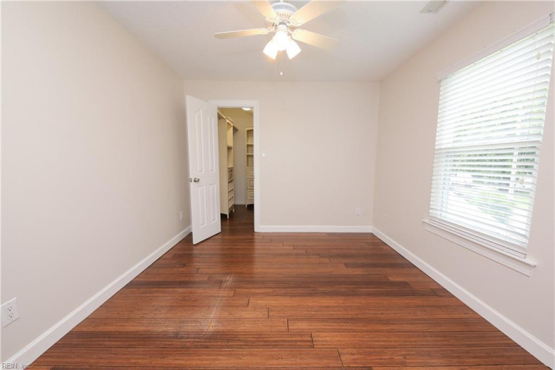 Photo 37 of 47 residential for sale in Chesapeake virginia