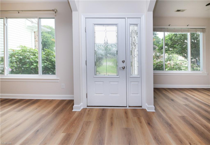 Photo 4 of 47 residential for sale in Chesapeake virginia