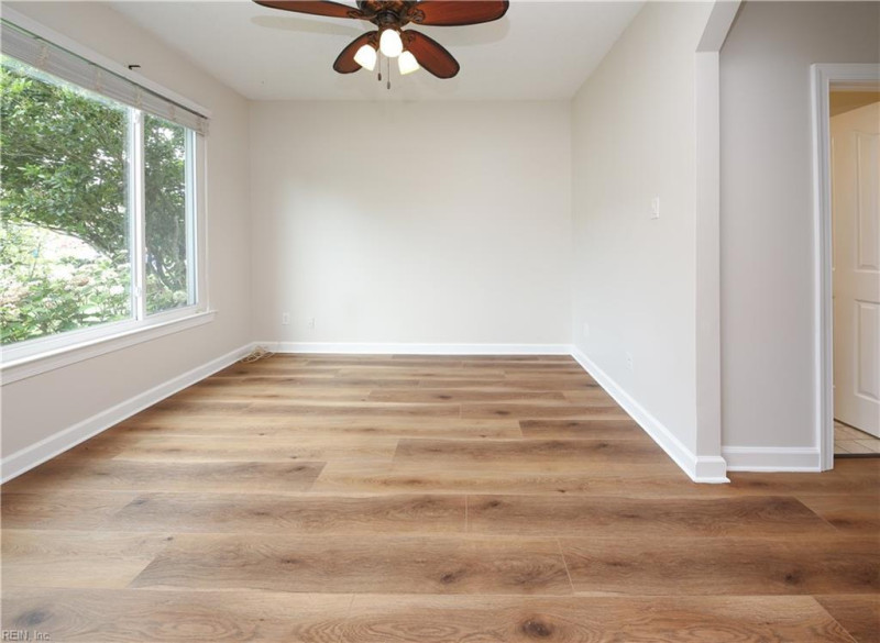 Photo 7 of 47 residential for sale in Chesapeake virginia