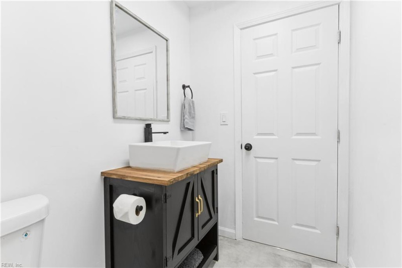 Photo 13 of 22 residential for sale in Newport News virginia