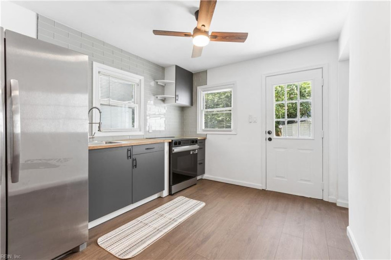 Photo 6 of 22 residential for sale in Newport News virginia