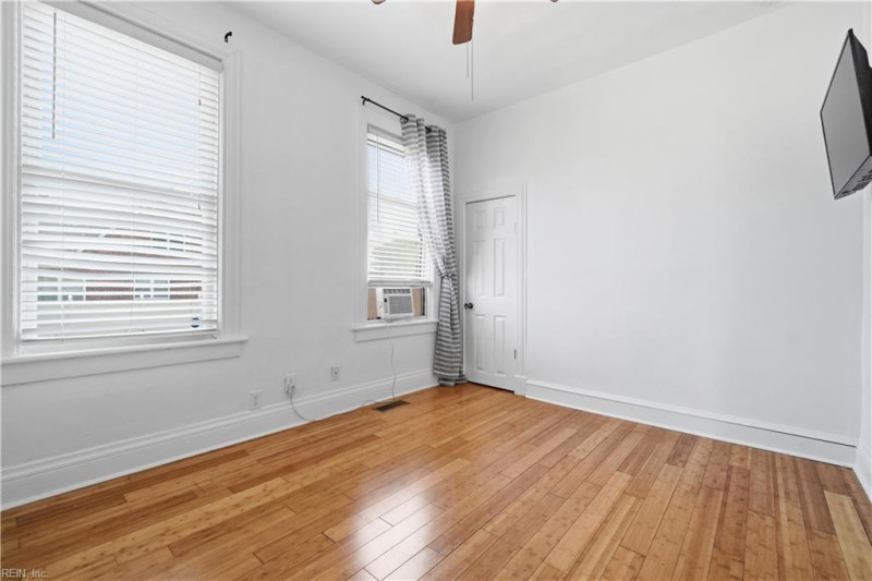 Photo 23 of 41 residential for sale in Norfolk virginia Photo 23 of 41 residential for sale in Norfolk virginia