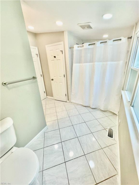 Photo 14 of 29 residential for sale in Virginia Beach virginia
