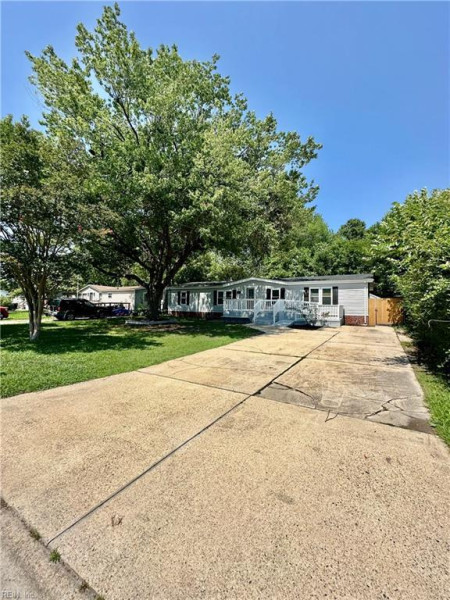 Photo 2 of 29 residential for sale in Virginia Beach virginia