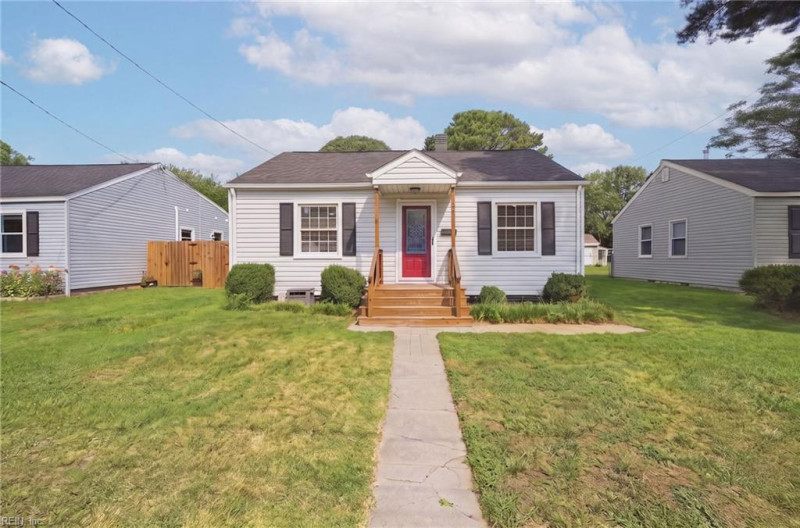 Photo 1 of 26 residential for sale in Portsmouth virginia