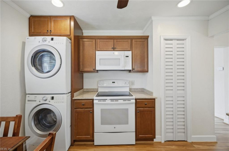Photo 12 of 26 residential for sale in Portsmouth virginia