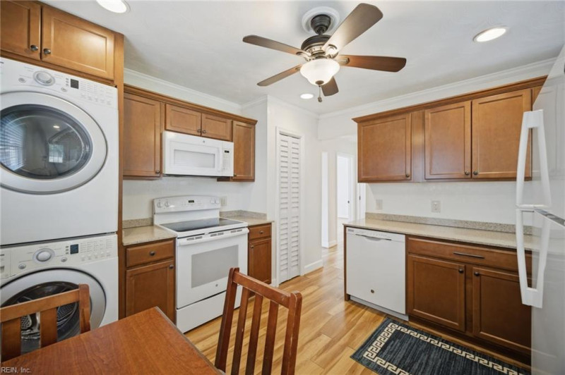 Photo 13 of 26 residential for sale in Portsmouth virginia