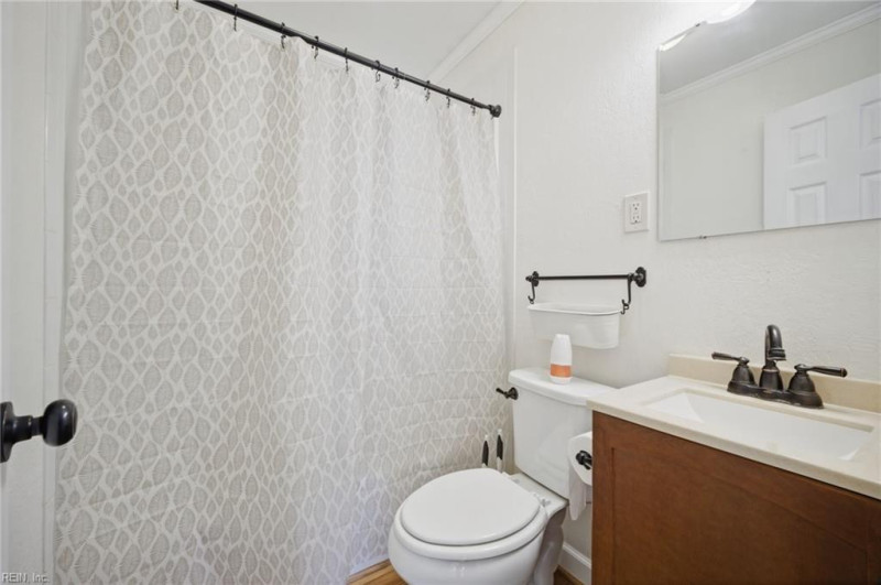 Photo 18 of 26 residential for sale in Portsmouth virginia