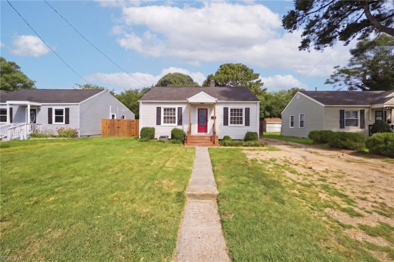 Photo 4 of 26 residential for sale in Portsmouth virginia