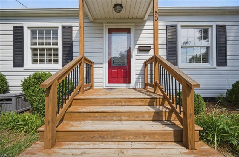 Photo 5 of 26 residential for sale in Portsmouth virginia